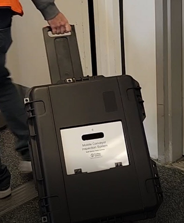 MCIS hard case with retractable handle and wheels